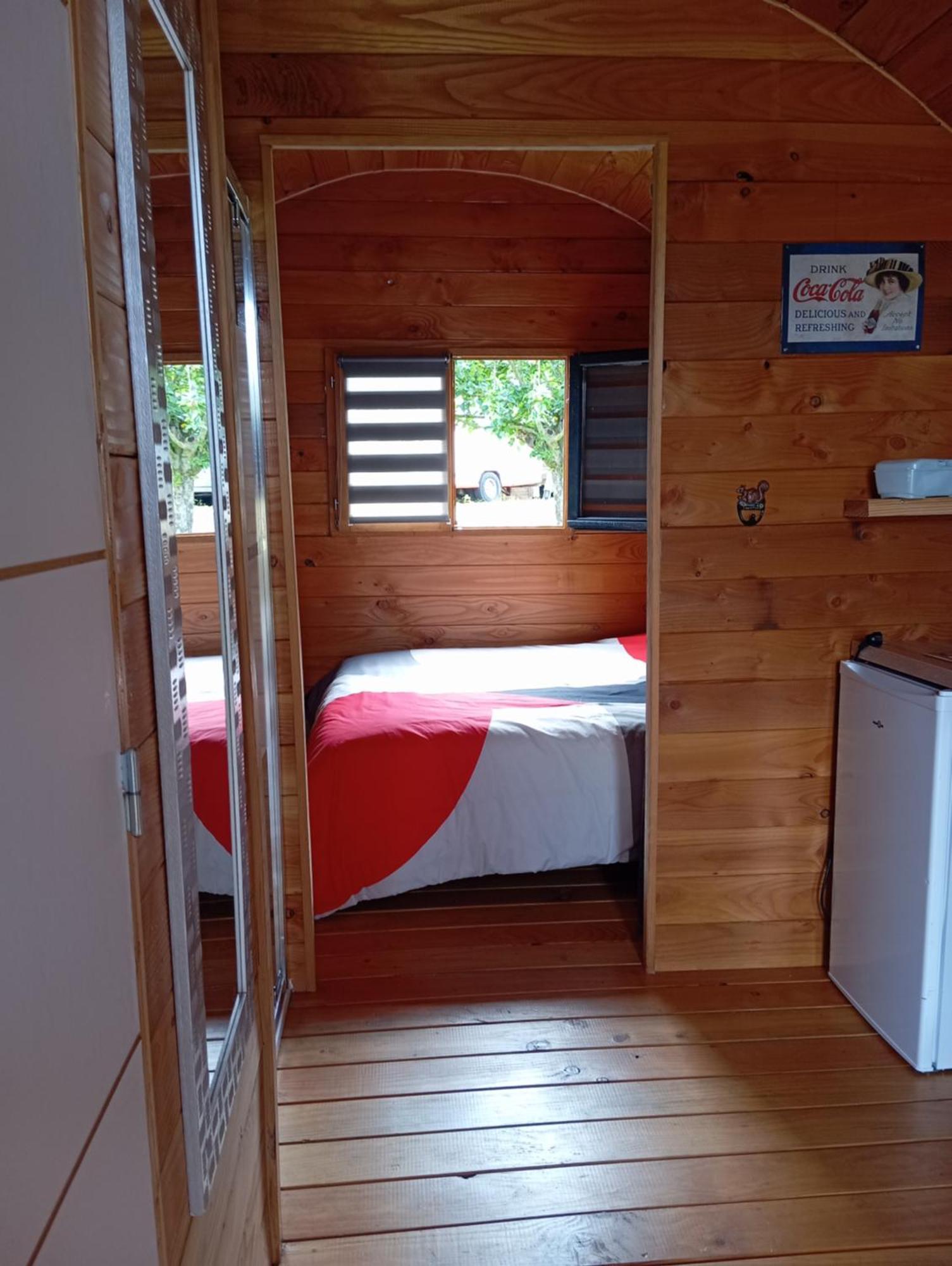 Hotel Cht'I Roulotte à La Neuville-du-Bosc Extérieur photo